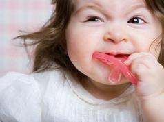 Bambina - dentizione